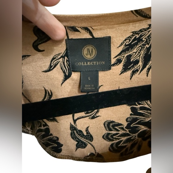 JM Collection Top - Picture 2 of 3